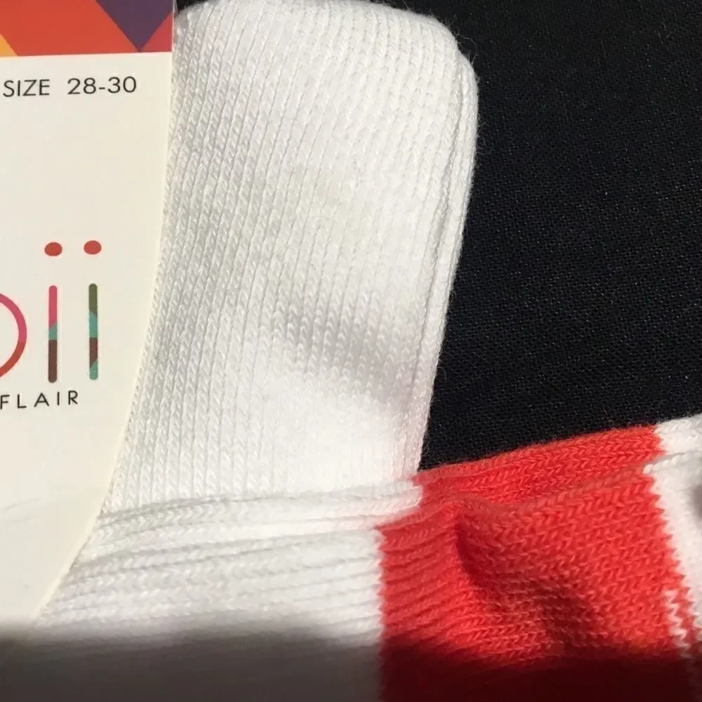 SALE. BUY 5/$10. NWT. Girls Knee Socks Sz 6.